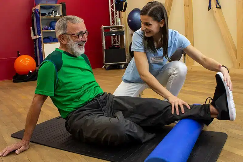 Faszientraining mit Langhantel im Vitalis Gesundheitszentrum